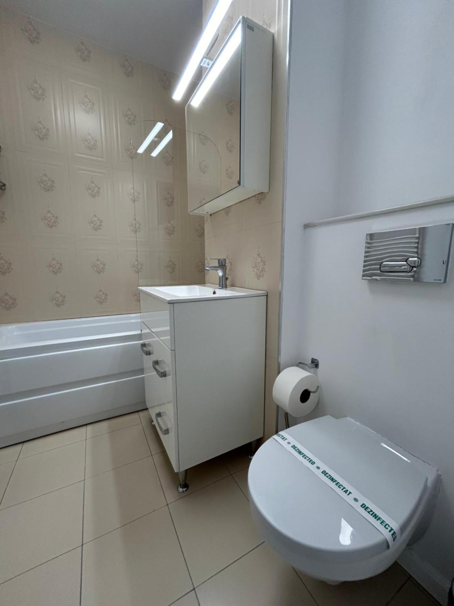 Elegant Studio With City Views - Prime Location - 02 Boekarest Buitenkant foto