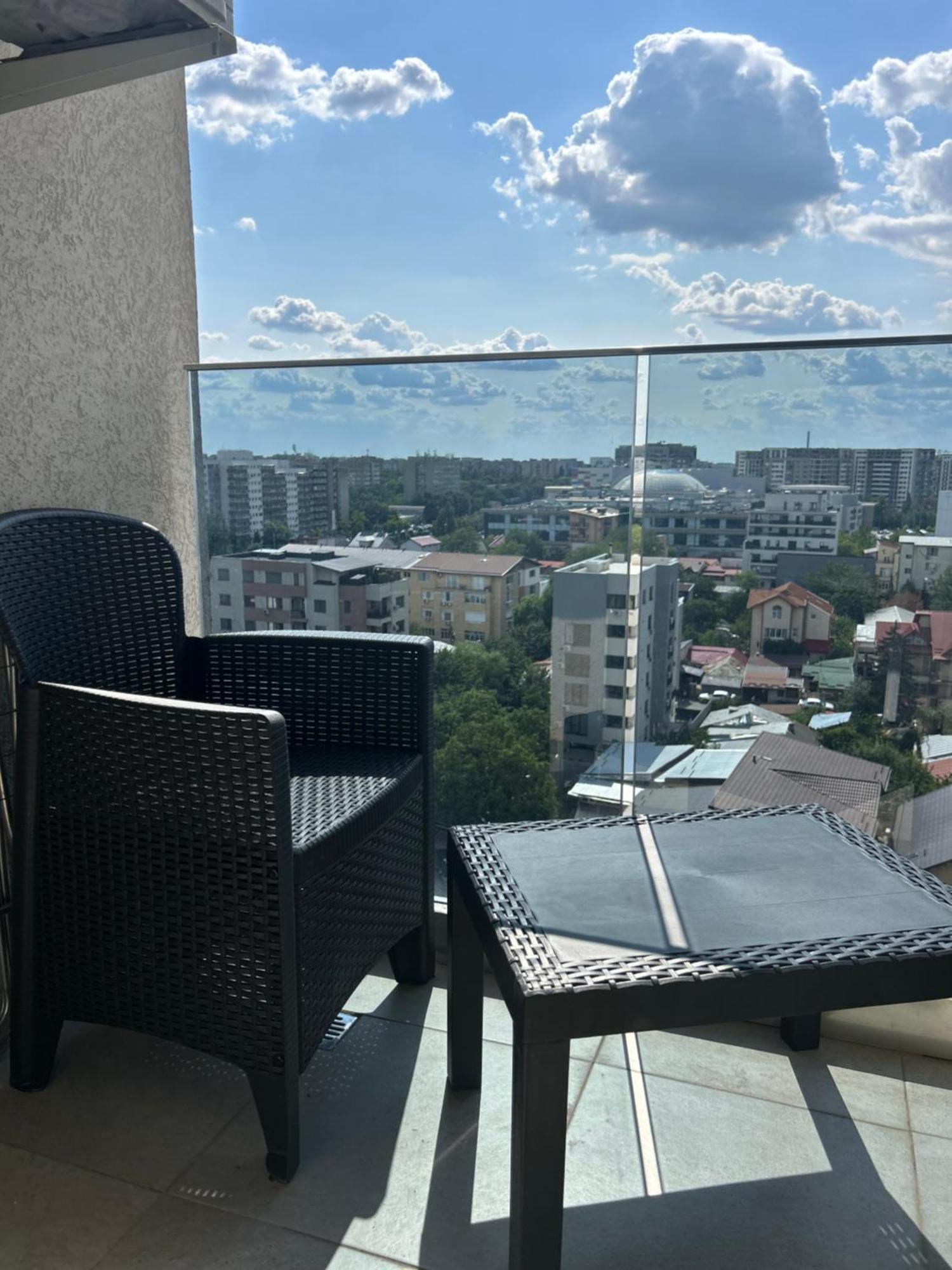 Elegant Studio With City Views - Prime Location - 02 Boekarest Buitenkant foto