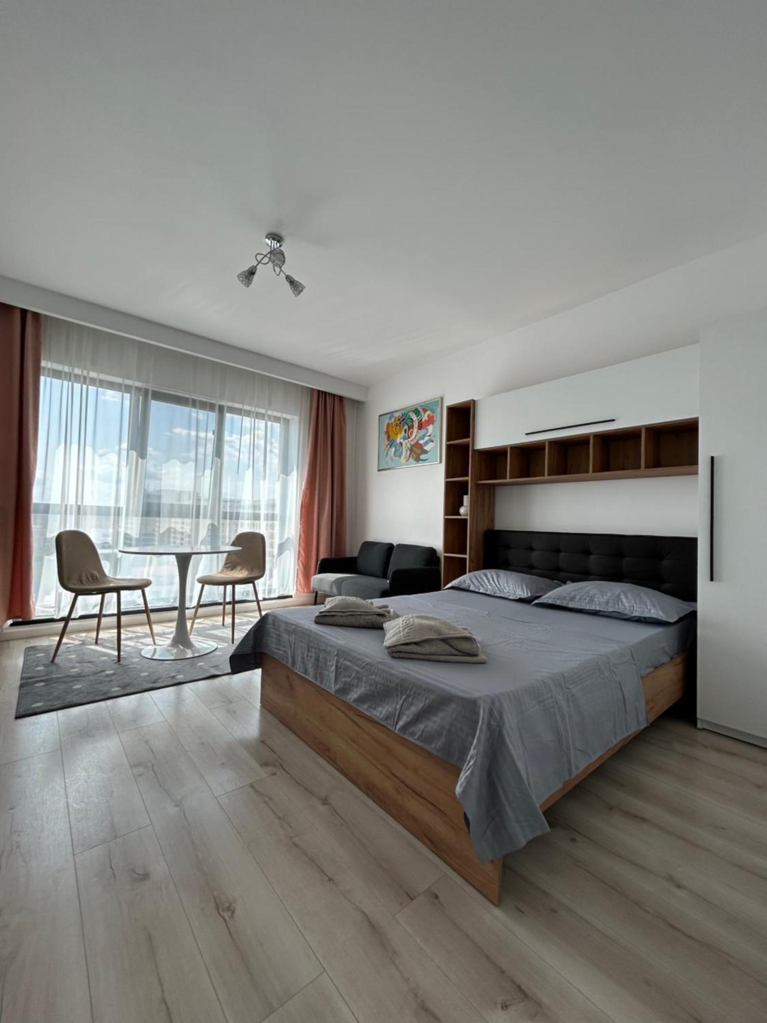 Elegant Studio With City Views - Prime Location - 02 Boekarest Buitenkant foto