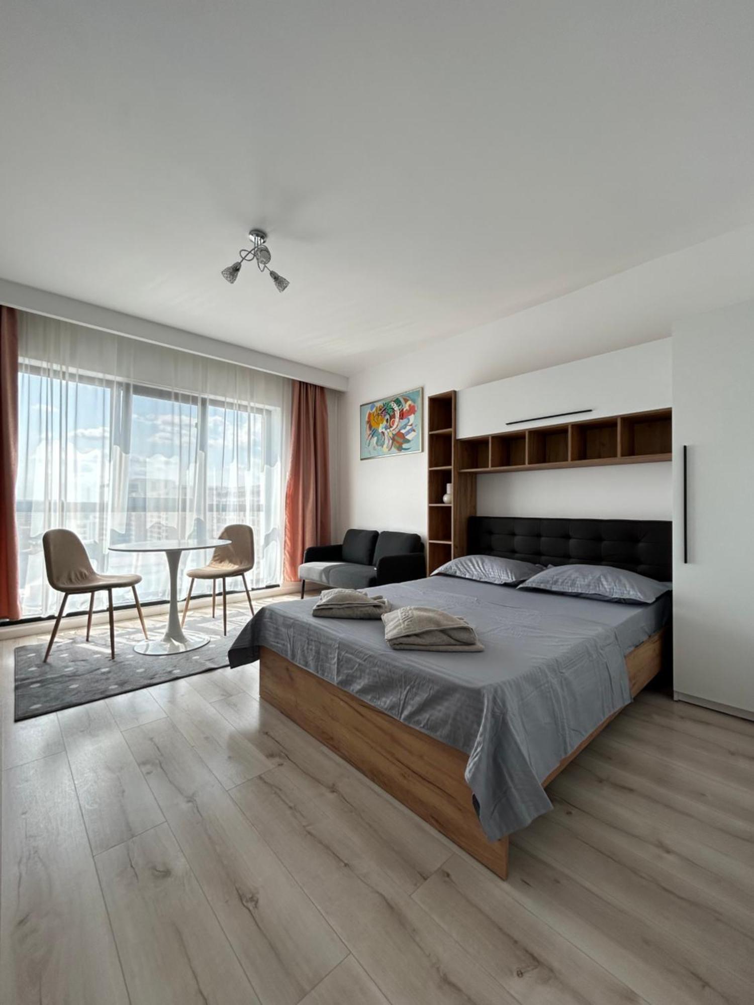 Elegant Studio With City Views - Prime Location - 02 Boekarest Buitenkant foto